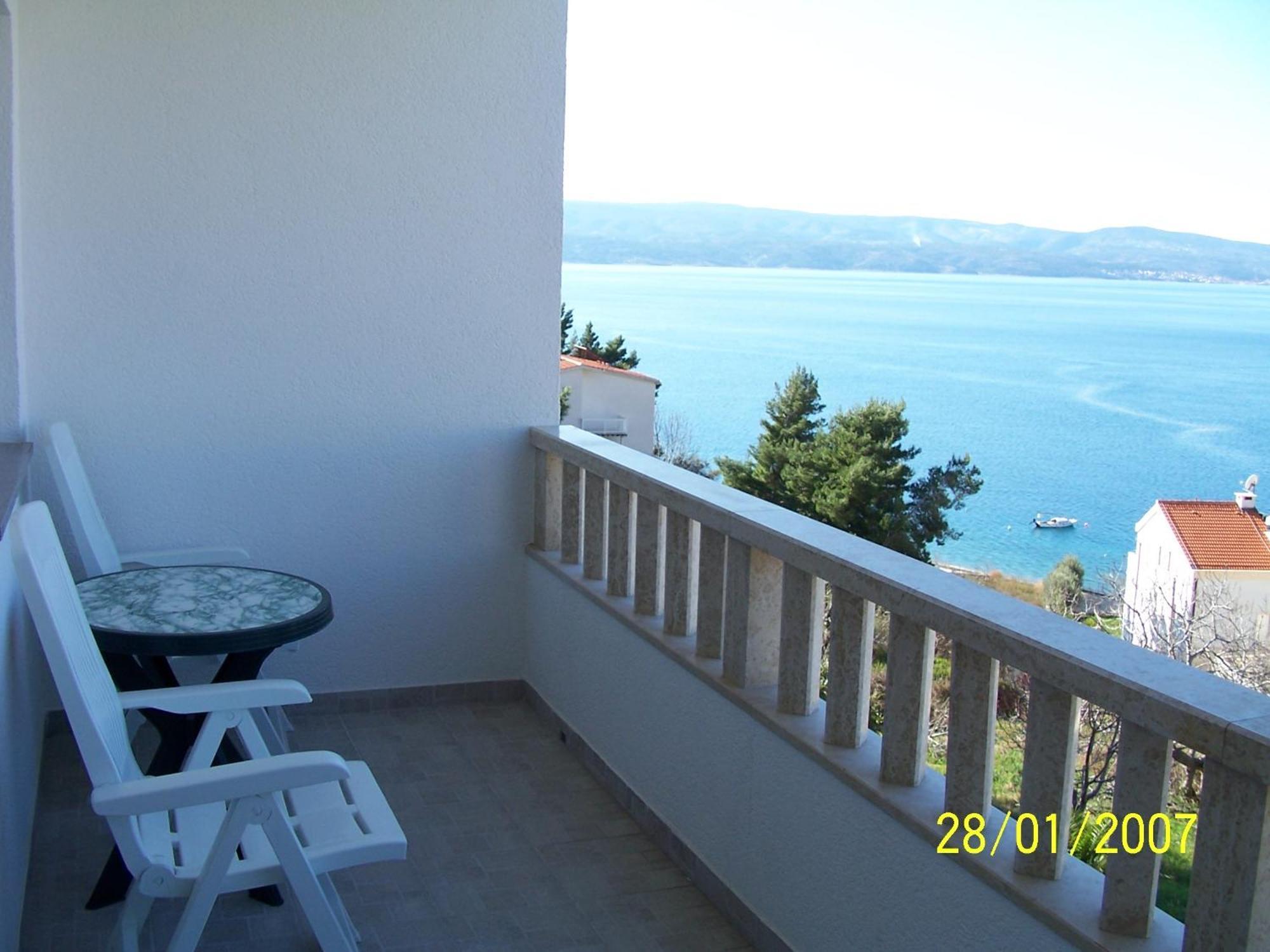 Apartments Perdijic Nemira Omiš Kültér fotó